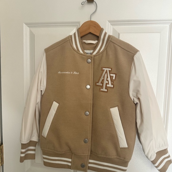 Abercrombie Kids Tan and White Jacket - Picture 1 of 4